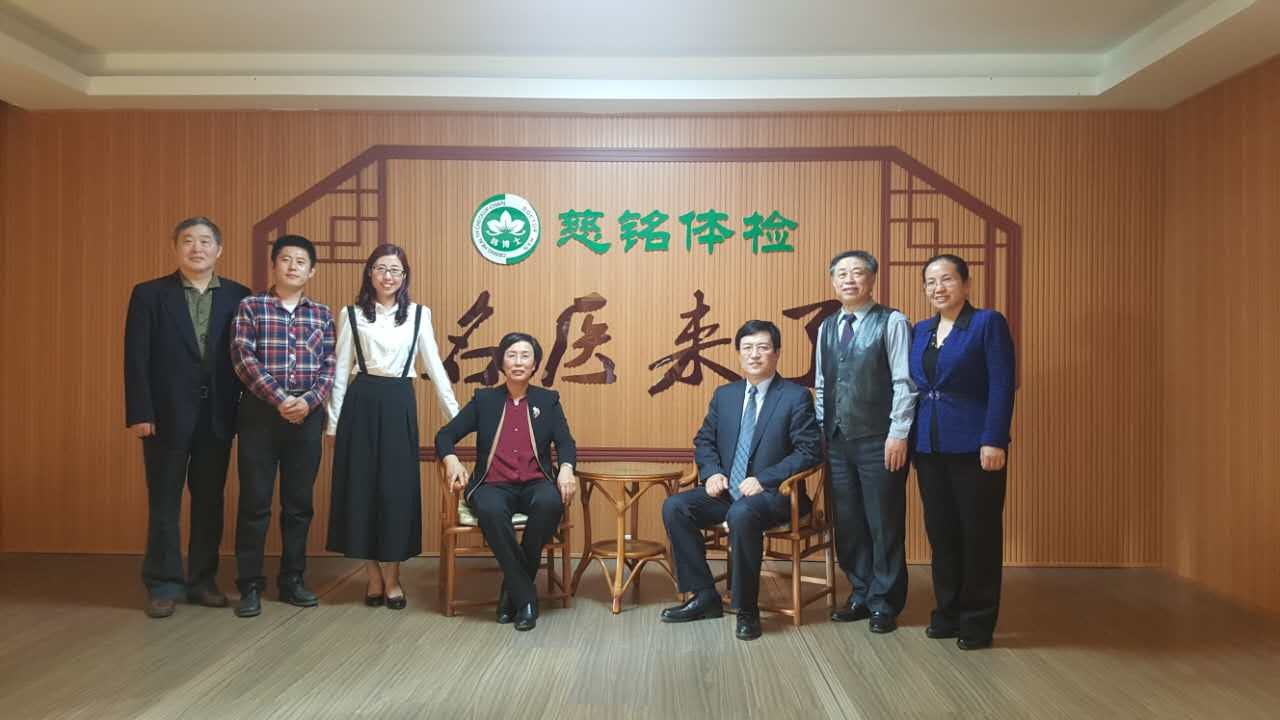 5.jpg 圖五:支修益教授參與“名醫(yī)來了”欄目錄制