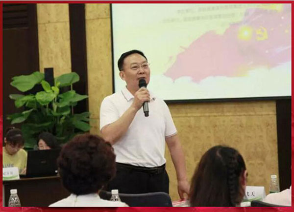 10中國非公醫療機構協會健康管理與健康保險分會副秘書長張飛天點評嘉賓.jpg 10中國非公醫療機構協會健康管理與健康保險分會副秘書長張飛天點評嘉賓.jpg