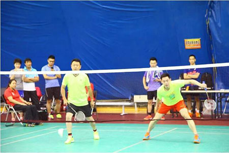 4世界羽毛球冠軍劉曉龍與央視主持人楊柳和選手切磋交流.jpg